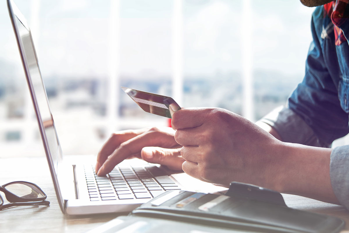 man_online_payments_laptop